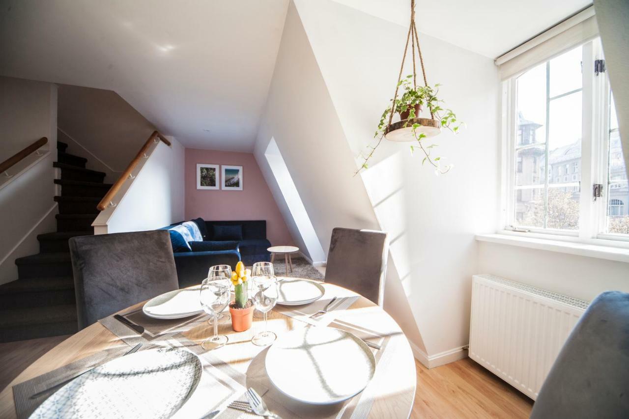 2 Level In Old Town Apartment Riga